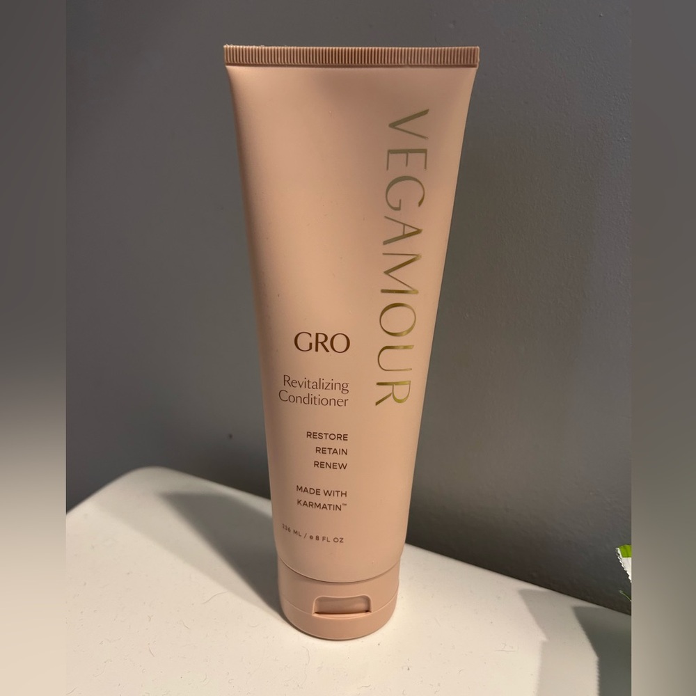 Vegamour GRO Conditioner-New/Sealed